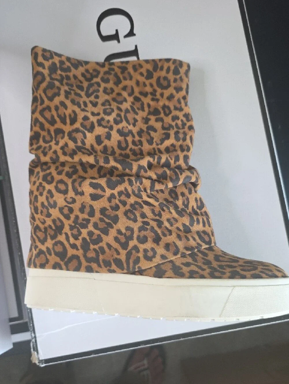 Guess bold leopard